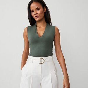 Ann Taylor Super Soft V-Neck Sleeveless Top Green M